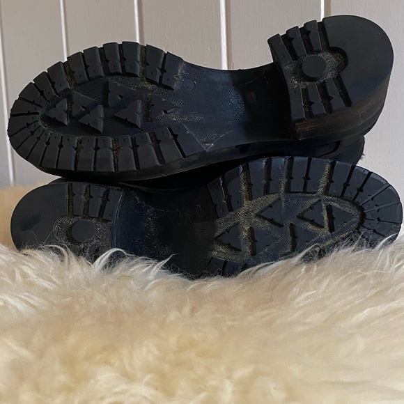 CROWN VINTAGE Black Suede Ankle Boots - Picture 10 of 10